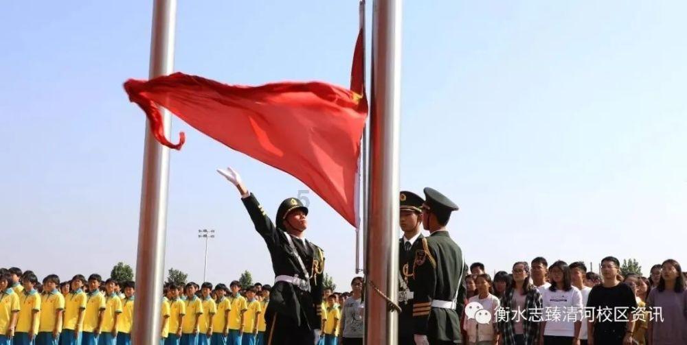 时尚女装设计师